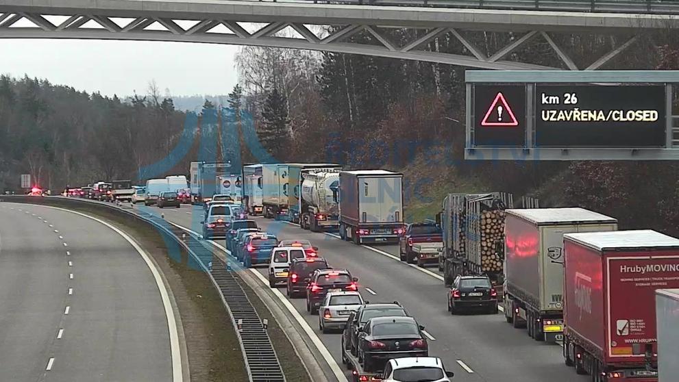 Úsek dálnice je uzavřen (1)