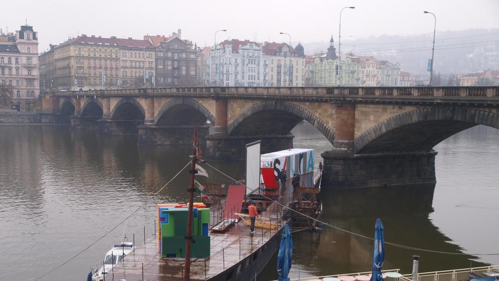Loď plula neřízeně po Vltavě - 1