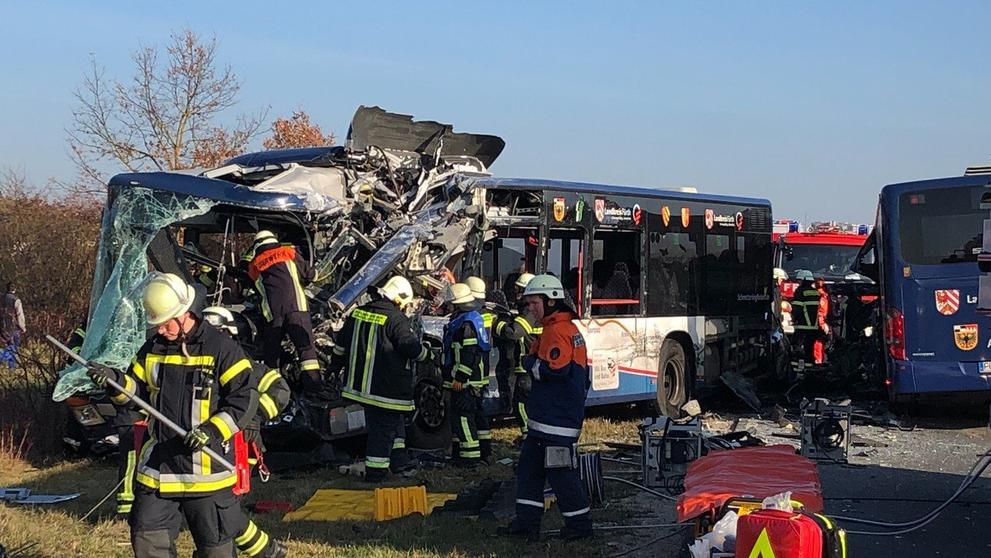 V Bavorsku se čelně srazily dva autobusy - 4