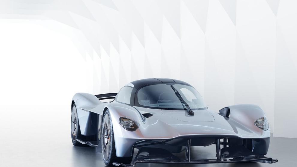 Aston Martin Valkyrie - 18