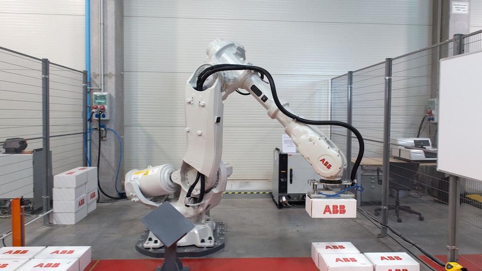 Průmyslové roboty ABB Robotika - 2