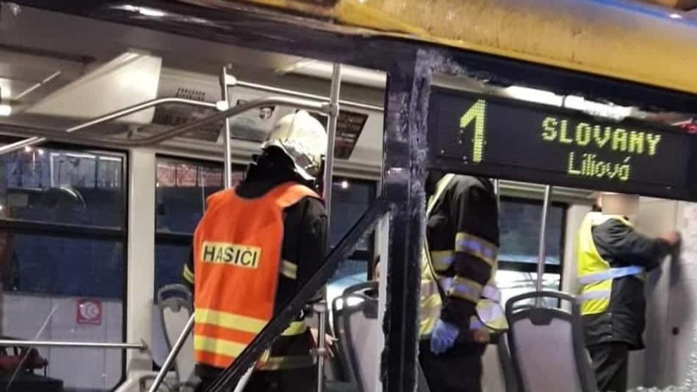 Srážka trolejbusu s tramvají v Plzni - 3