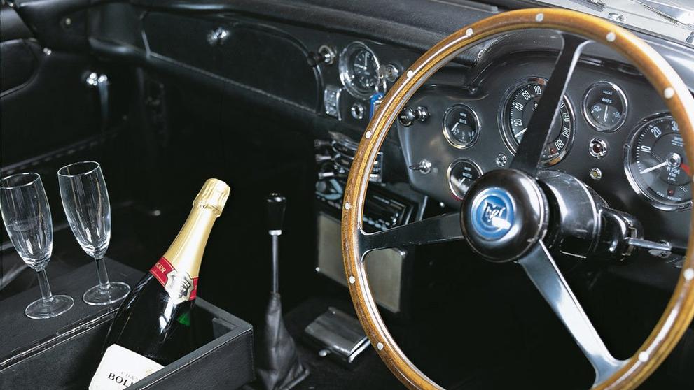 Bondův Aston Martin DB5 - 11