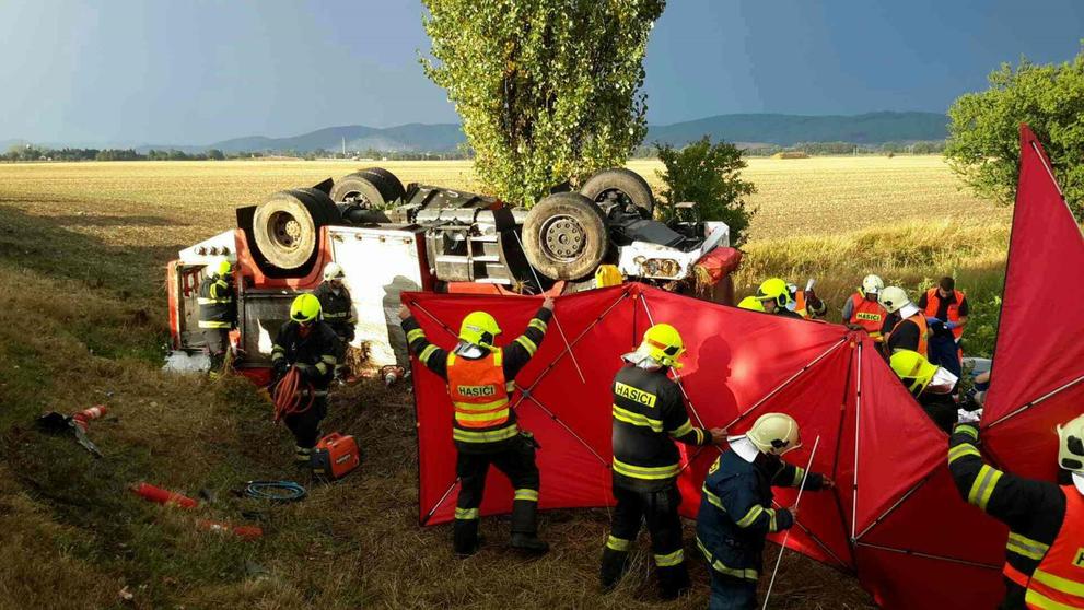 Nehoda hasičské cisterny u Mohelnice - 2
