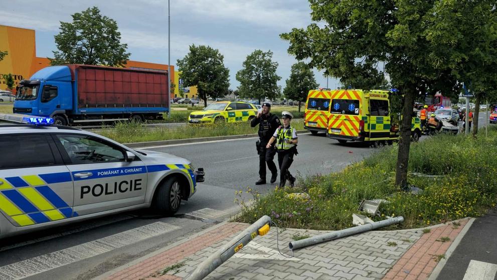 Vážná dopravní nehoda v Plzni na Borech (3)
