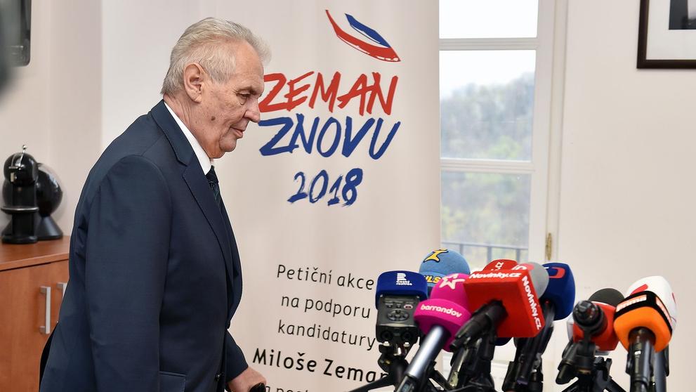 Miloš Zeman na tiskové konferenci ke své kandidatuře - 4