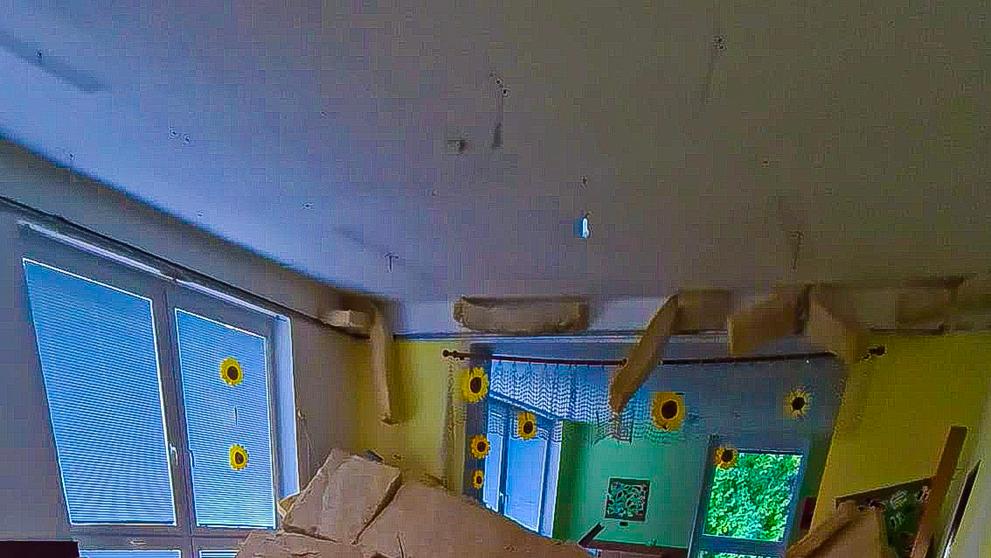 Pád stropu v mateřské školce, JSDH Zbiroh (1)