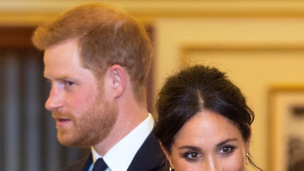 Meghan Markle si oblékla krátké šaty - 1