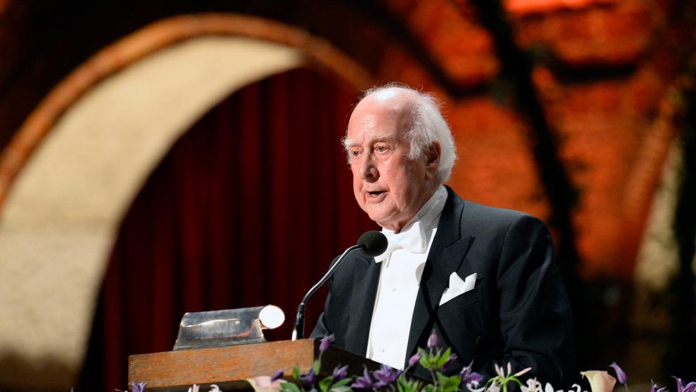 Peter Higgs získal Nobelovu cenu za fyziku, 2013