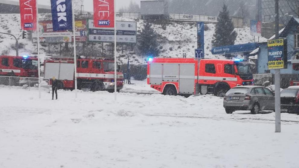 Požár autodílny v Jablonci nad Nisou (1)
