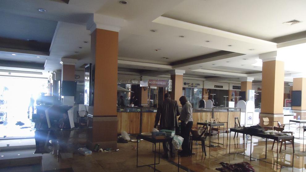 Takto vypadá obchodní centrum po útoku teroristů - 5