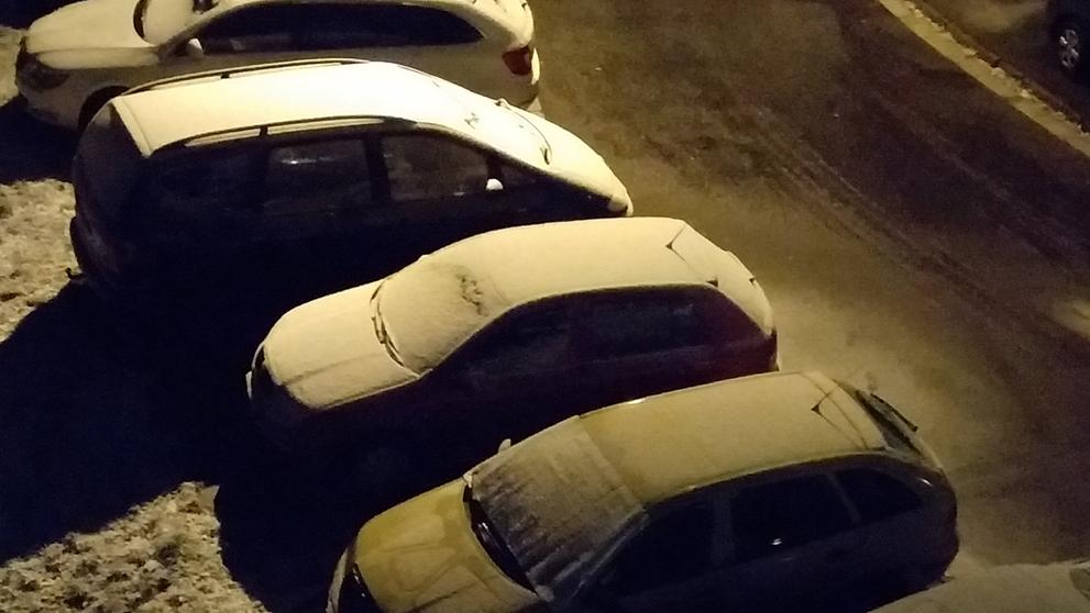 Na východě a jihu Česka začal padat sníh - 2