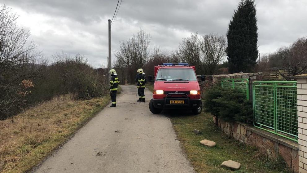 Srážka vlaku s osobním autem u Lochovic na Berounsku - 1