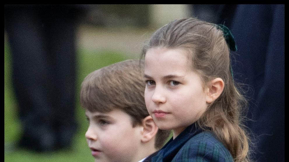 Princ Louis a princezna Charlotte, 25. 12. 2024 Vánoční procházka do kostela v Sandringhamu (2)