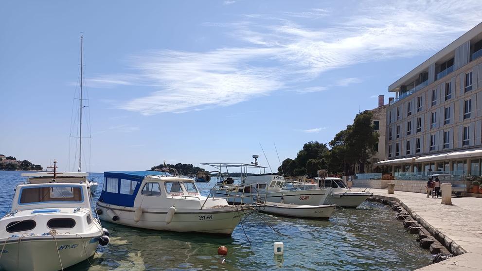 Únik nafty na ostrově Hvar