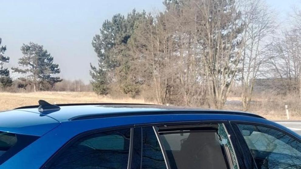 Řidič při jízdě na dálnici střílel (3)