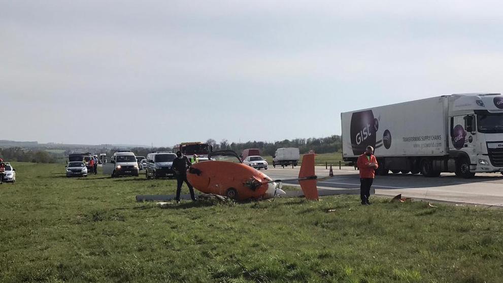 Pád vírníku poblíž dálnice D46 u vyškovského letiště - 1