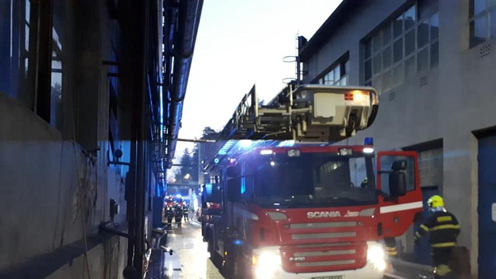 Požár zásobníku na asfalt v Bělé pod Bezdězem - 3