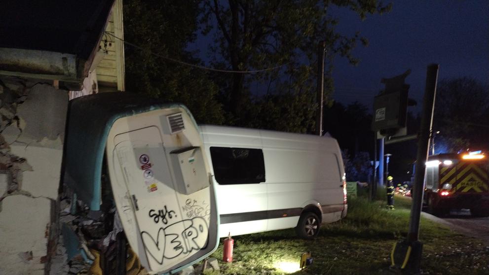 Nehoda dodávky v obci Březiny-Nectava