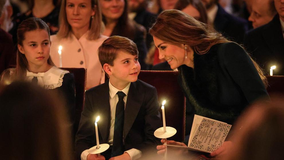 Princ Louis a princezna Kate na vánoční bohoslužbě