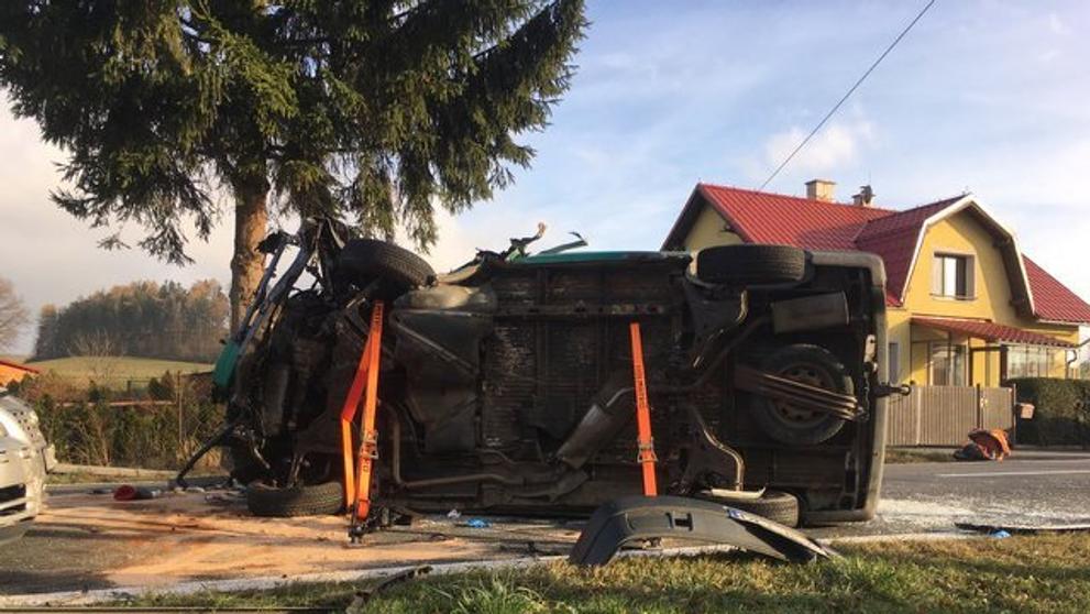 Na Pardubicku se srazila dodávka s kamionem - 1