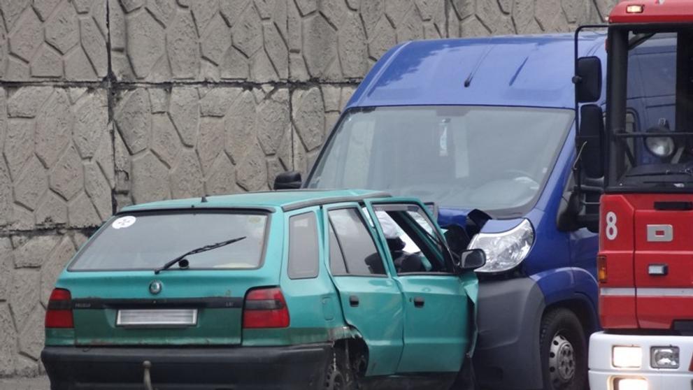 Řidič felicie vjel na pražském Barrandově do protisměru - 3