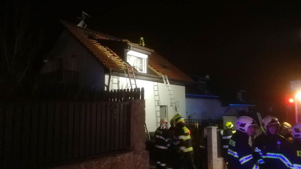 Požár rodinného domu v Osnici u Prahy - 2