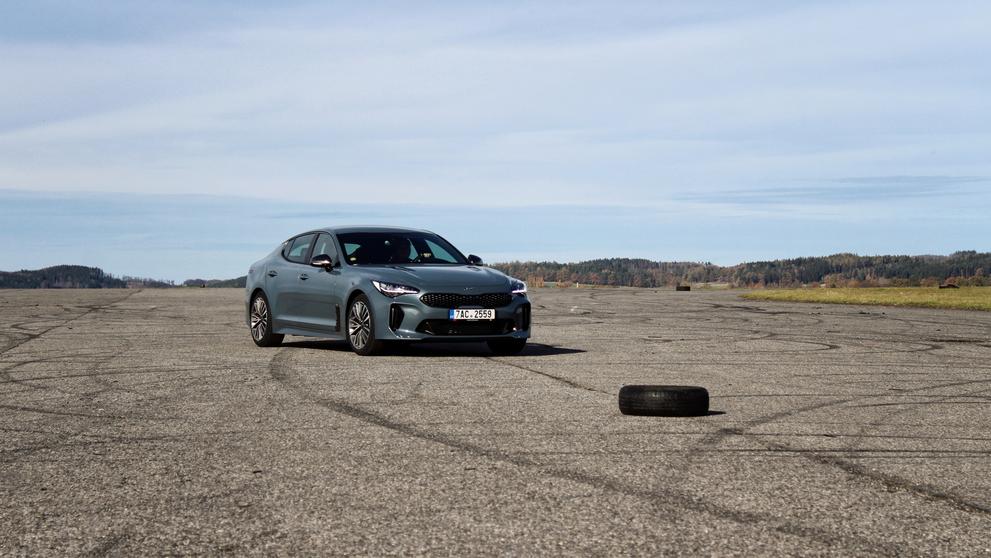 Kia Stinger - 34