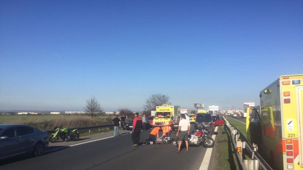 Dopravni nehoda motorky a osobniho vozu - 3