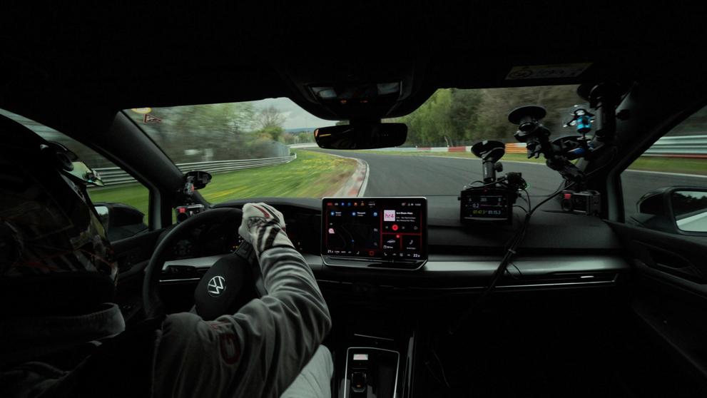 Rekordní jízda VW Golf GTI Edition 50