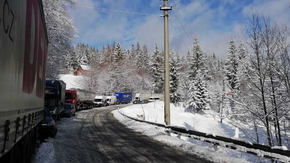 Sníh komplikuje dopravu na východě České republiky - 1