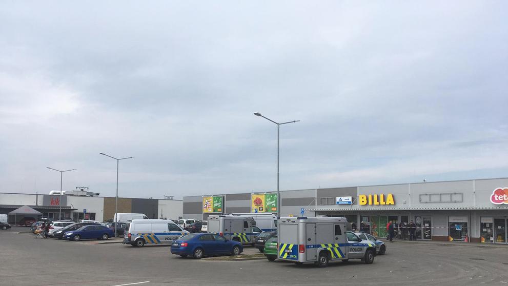 Krádež celého bankomatu v Šestajovicích - 1