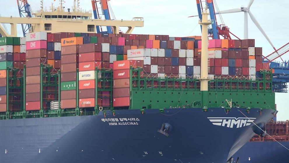 Největší kontejnerová loď světa HMM Algeciras připlula do Hamburku - 4