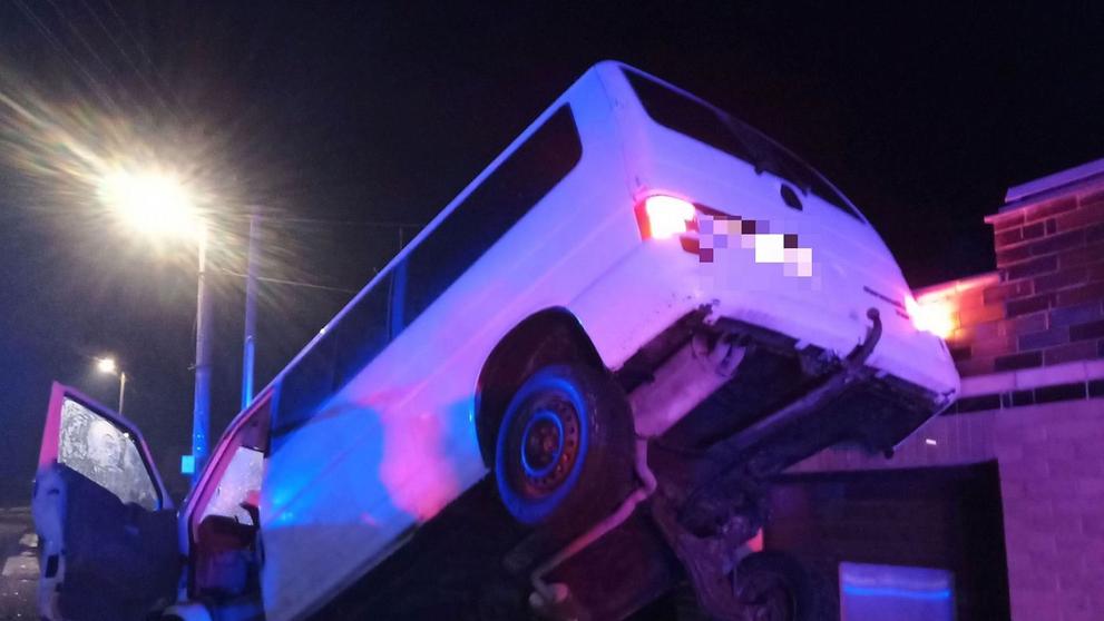 Auto v zábradlí na Zlínsku