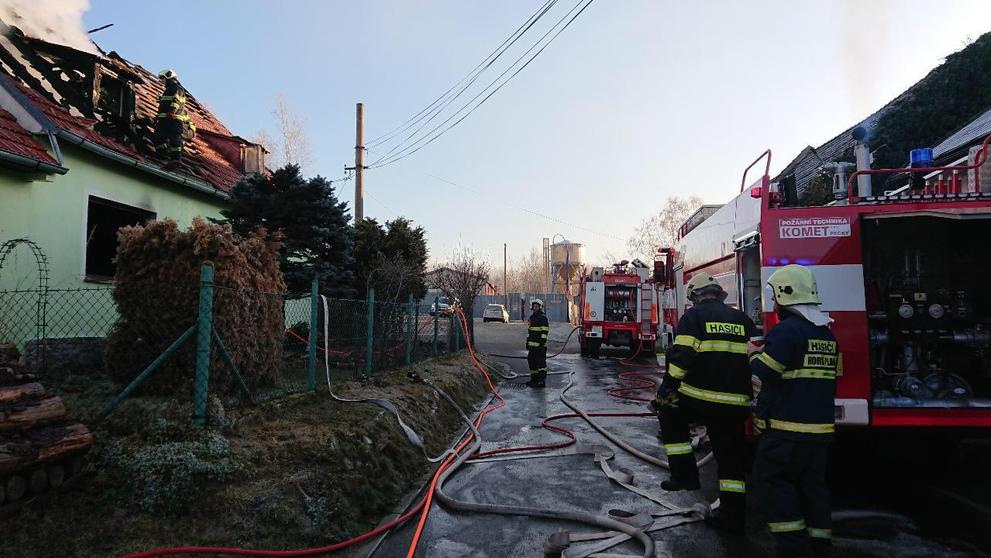 Při požáru domu na jihu Čech zemřel starší muž - 4