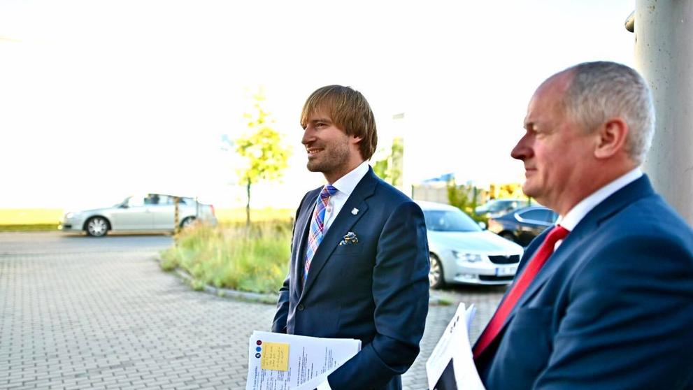 Babiš, Vojtěch a Prymula se byli podívat na nový způsob testování - 1