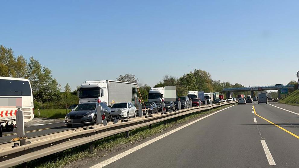 Dopravní nehoda na D10 (1)