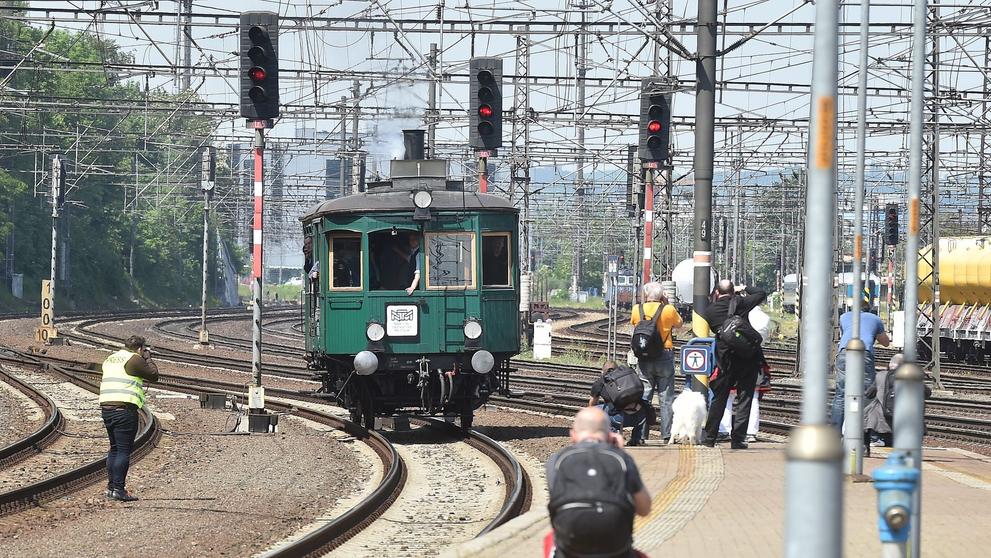 Parní motorový vůz M 124.001 Komarek - 11