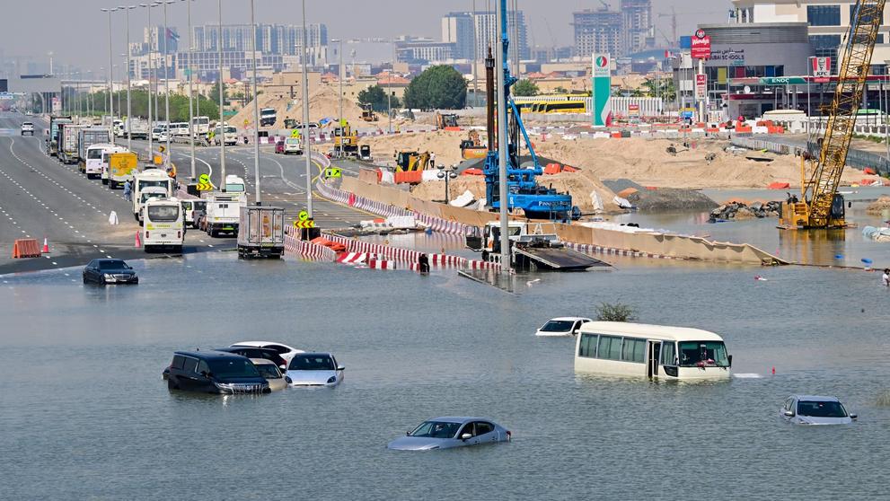 Záplavy ve Spojených arabských emirátech, 18. 4. 2024 Dubaj