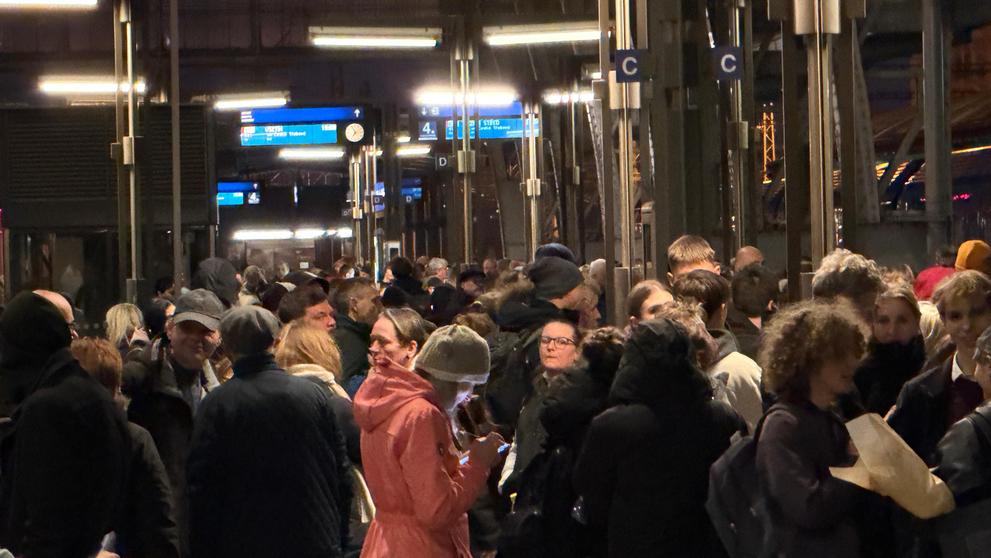 Po demonstraci na Letné nejezdí vlaky