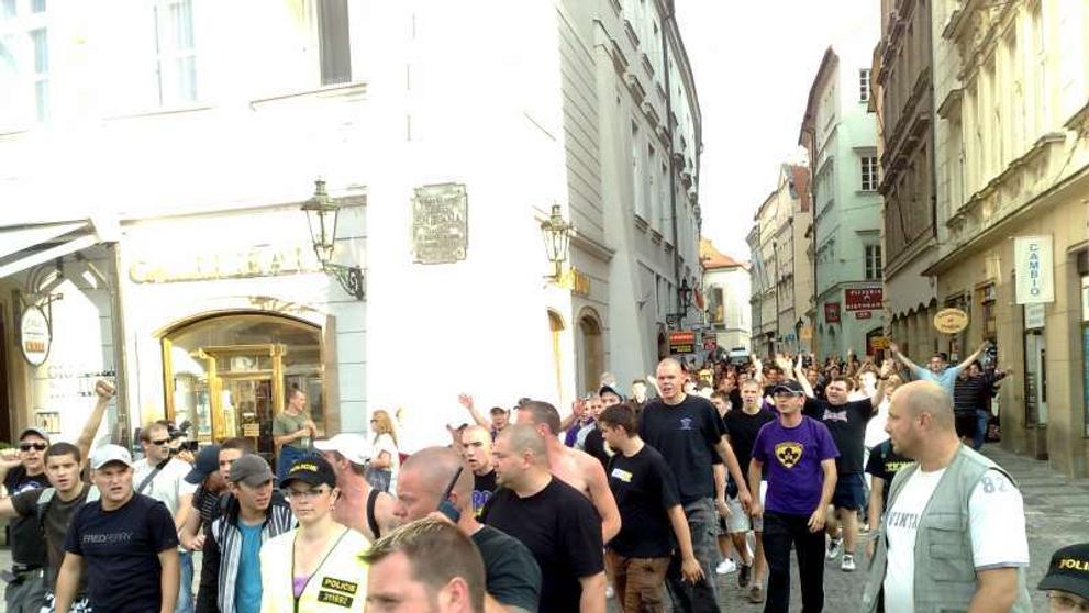 Fanoušci Mariboru v centru Prahy