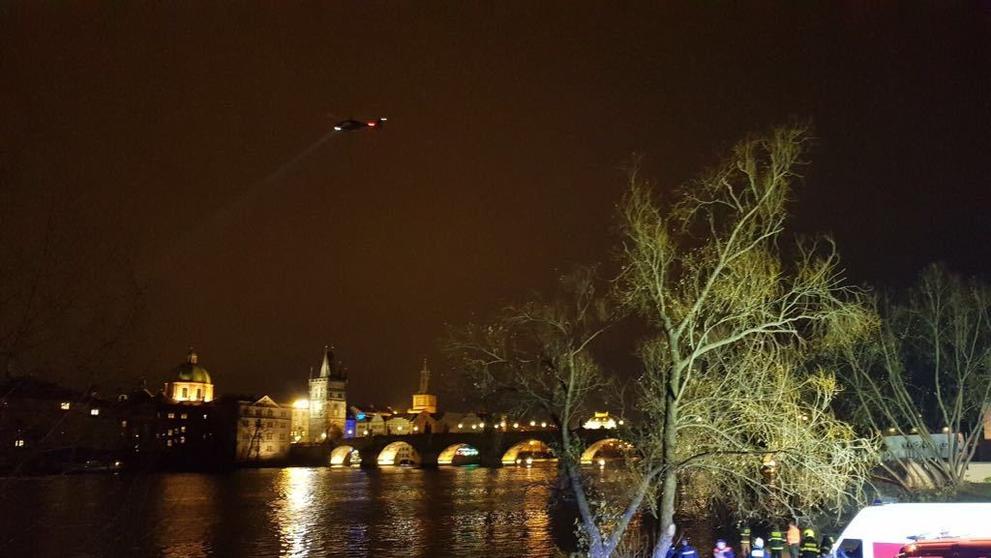Policisté pátrají po muži ve Vltavě - 1