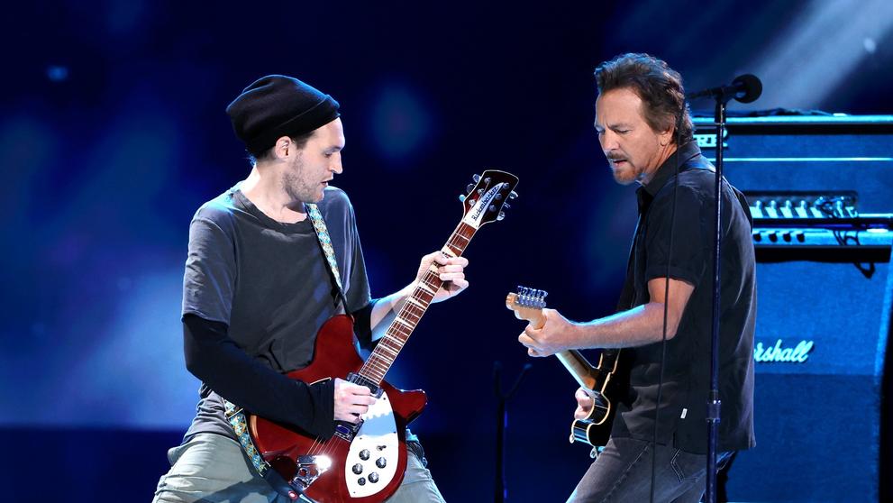 Josh Klinghoffer a Eddie Vedder, 8. 5. 2021