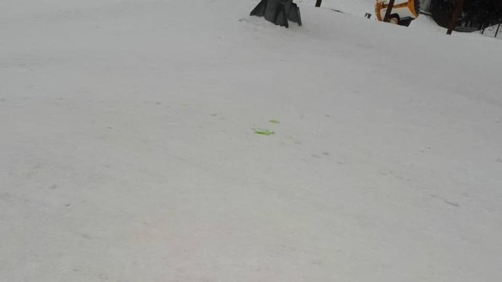 Nepořádek na sjezdovce ve sportovním areálu Klíny - 2