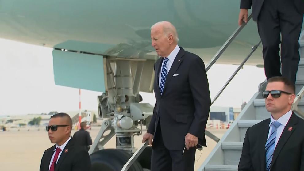 Joe Biden přiletěl do Izraele