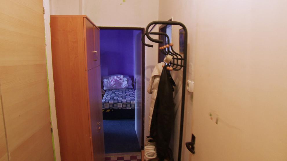 Akce nový domov: Opadaná omítka, starý nábytek a minimum prostoru! - 2