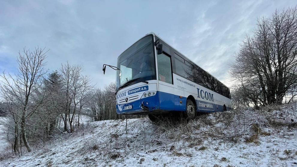 Nehoda linkového autobusu v Čenkovicích na Orlickoústecku - 2