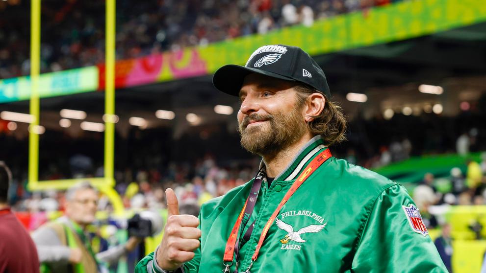 Bradley Cooper jako dlouholetý fanoušek Eagles nesměl chybět
