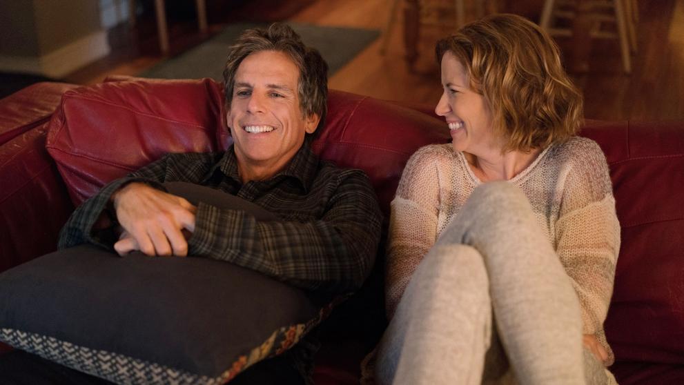 Ben Stiller a Jenna Fischerová ve filmu Bradův život, 2017