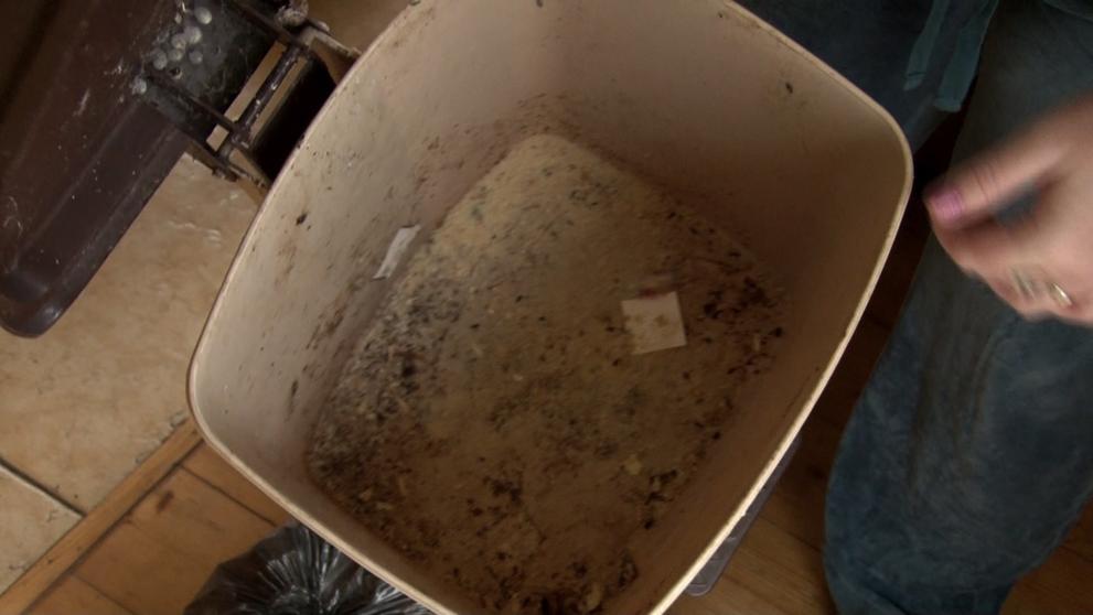 Výměna manželek: Myčka vedle záchodu a mrtvá slepice! - 43